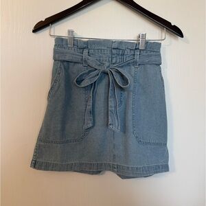 American Eagle Paperbag Waist Denim Mini Skirt | Light Wash | Size XS/S